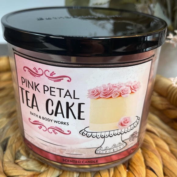 Bath and Body Works Pink Petal Tea Cake 3 Wick Candle